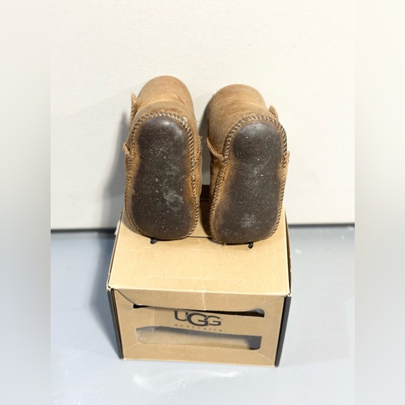 UGG Erin Booties - Picture 7 of 11